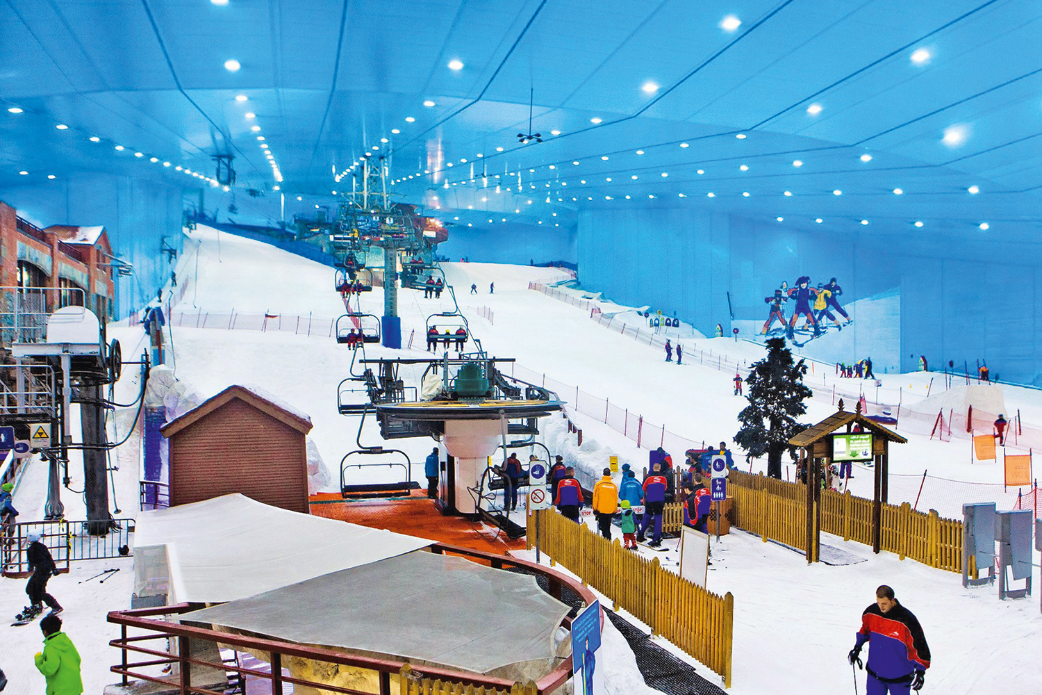 Ski Dubai is turning every Sunday into Guys Night | Esquire Middle East ...