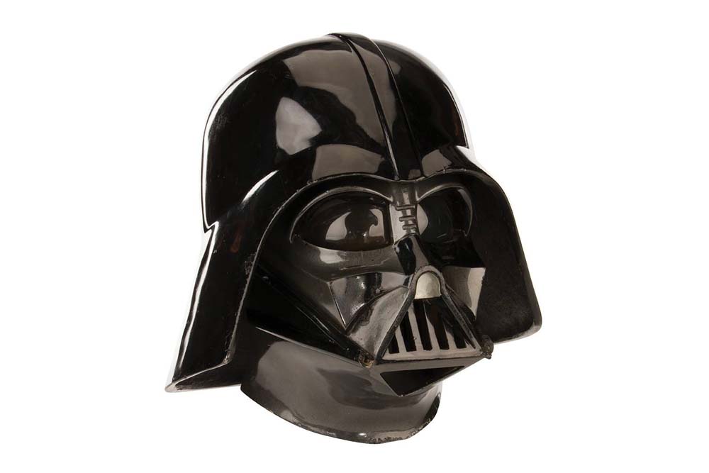 ruimte afschaffen knuffel Darth Vader's helmet becomes one of the most expensive Star Wars  collectibles ever at $1million | Esquire Middle East – The Region's Best  Men's Magazine