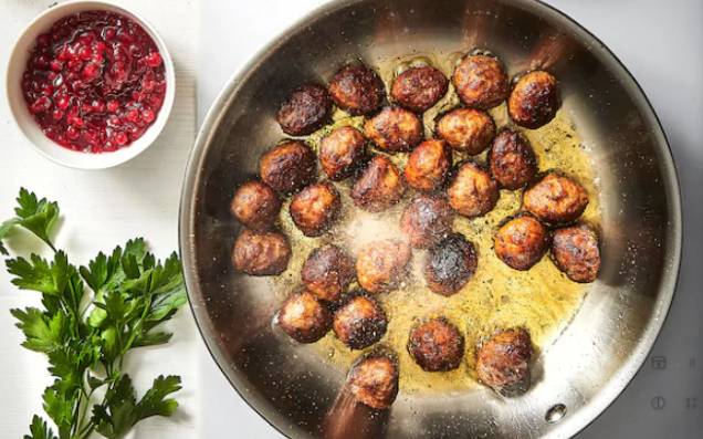 Ikea Just Shared Its Iconic Swedish Meatball Recipe Esquire Middle