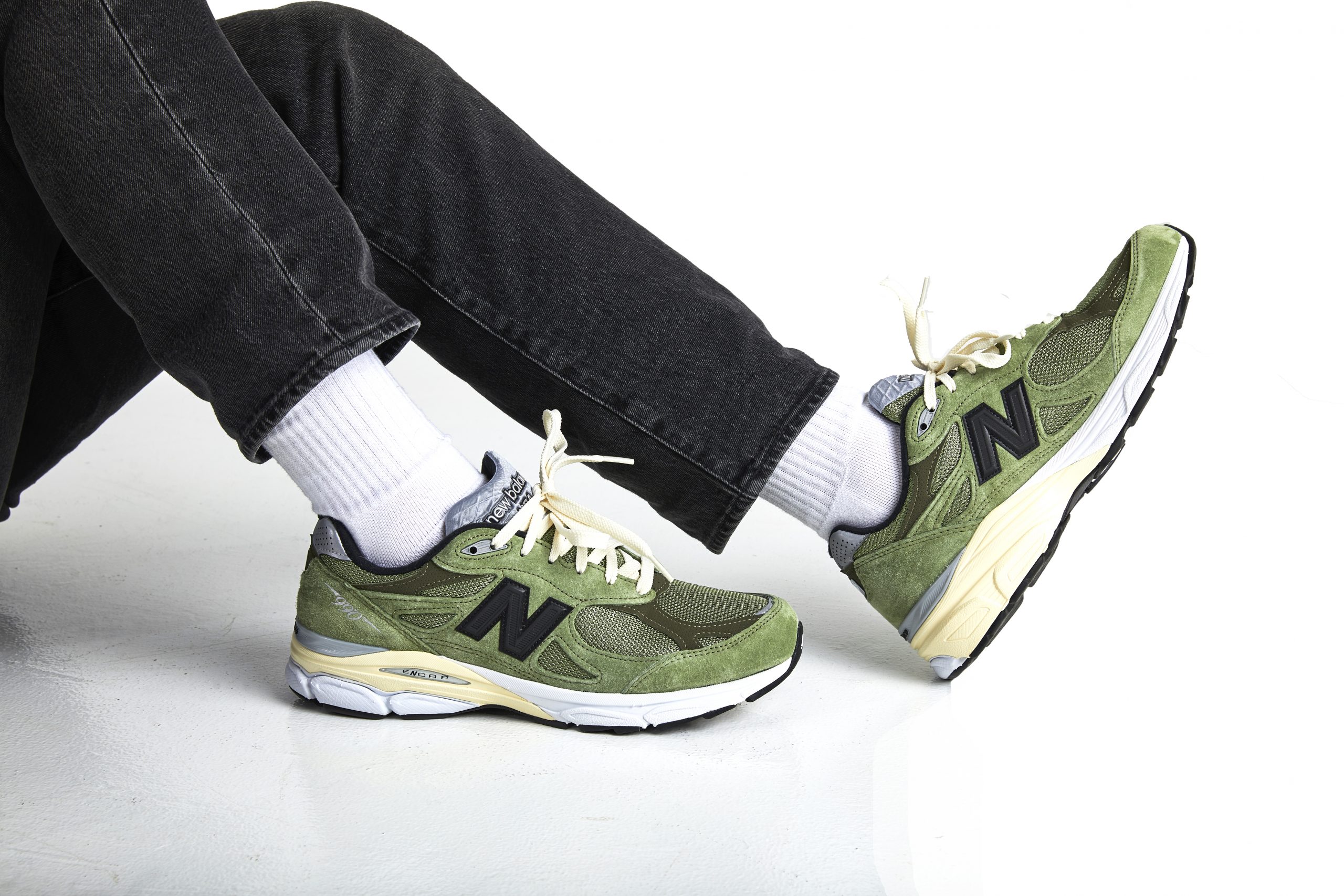 elegante suizo sangre New Balance x JJJJound 990v3 Olive is a shoe of the year contender |  Esquire Middle East – The Region's Best Men's Magazine