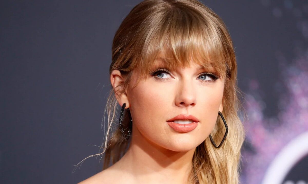 Taylor Swift denies excessive private jet use after fan backlash ...