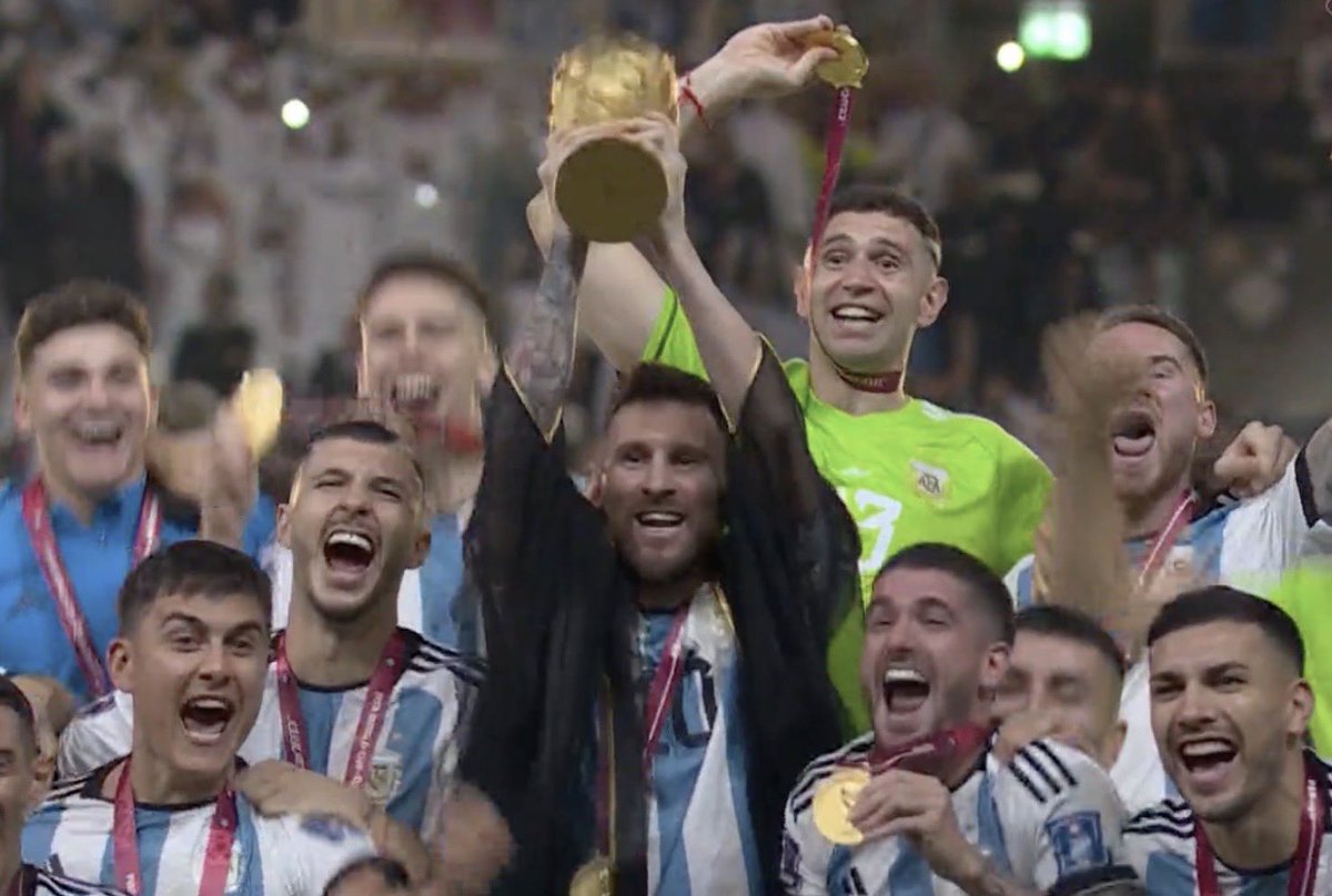 Lionel Messi made to wear traditional Arab robe for World Cup trophy lift