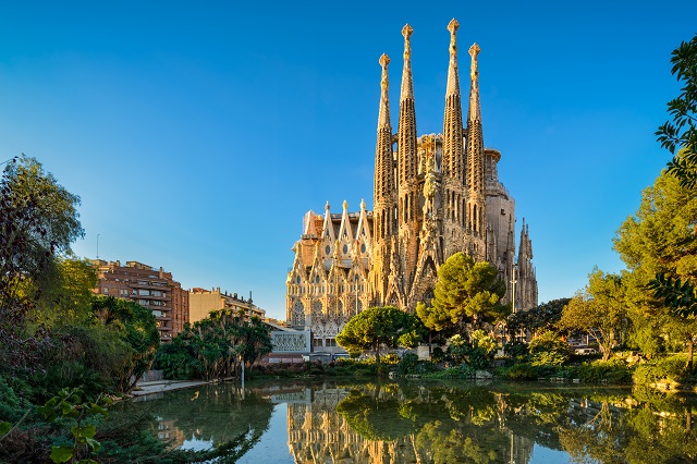 Barcelona Has Issued A Work Permit For The Sagrada Familia After 137 Years Esquire Middle East