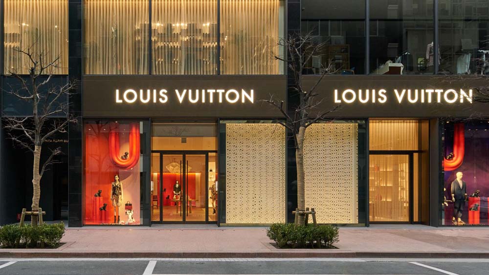 Luxury Goods Titan Bernard Arnault Becomes World's Third $100 Billion Man