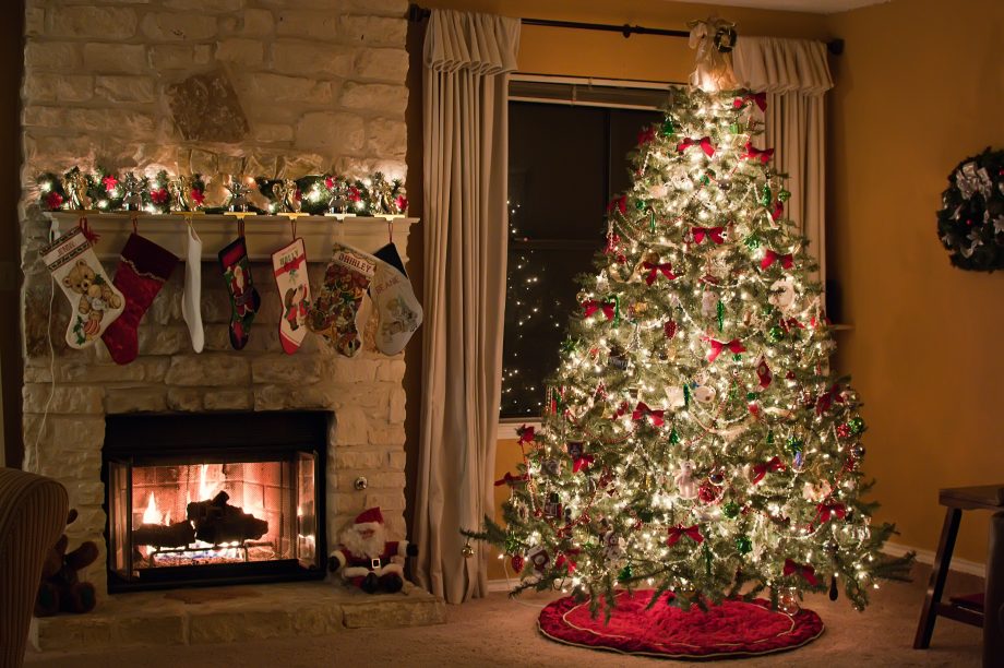 Why you should get a fake Christmas tree - Esquire Middle East