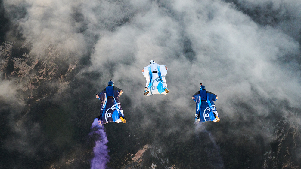 Wingsuit BMW