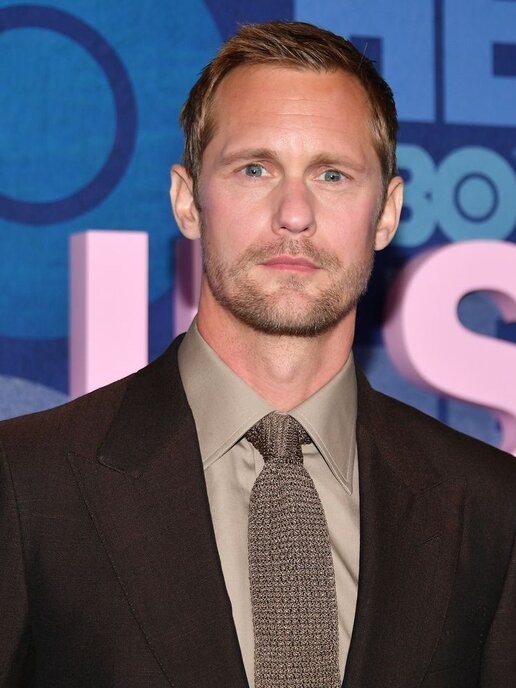 Alexander Skarsgård pulls off 70s style like no other - Esquire Middle East